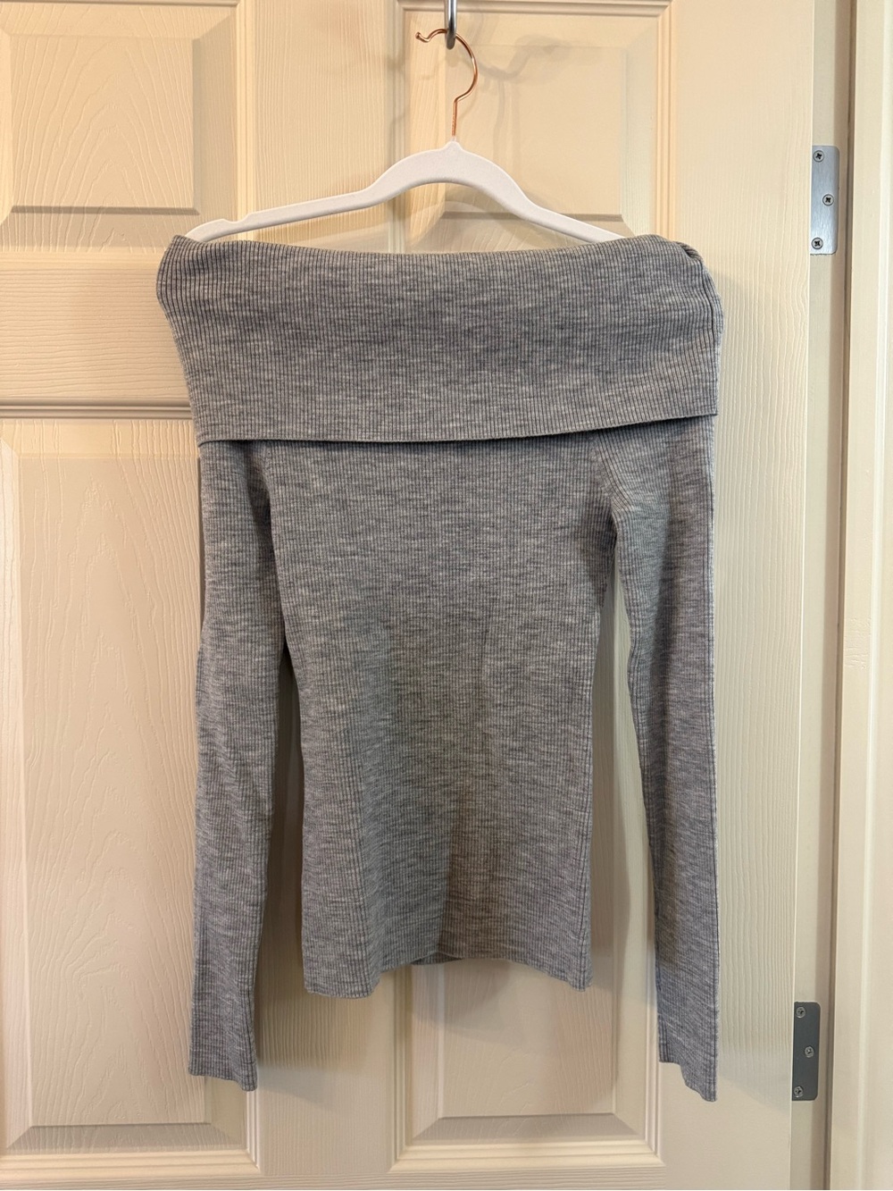 Wilfred XS Grey Knit off the Shoulder Sweater